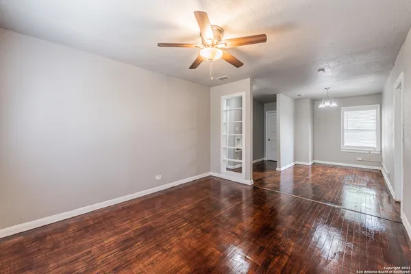 $1,195 | 217 Natalen Avenue, Unit 3, San Antonio, TX 78209