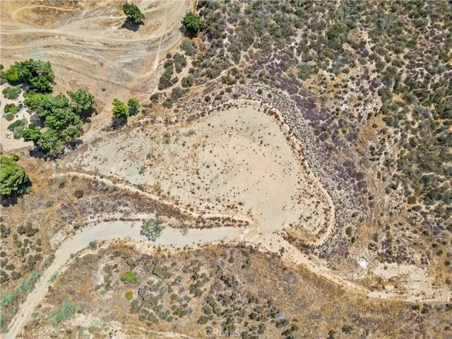 a close up of a snow on the road