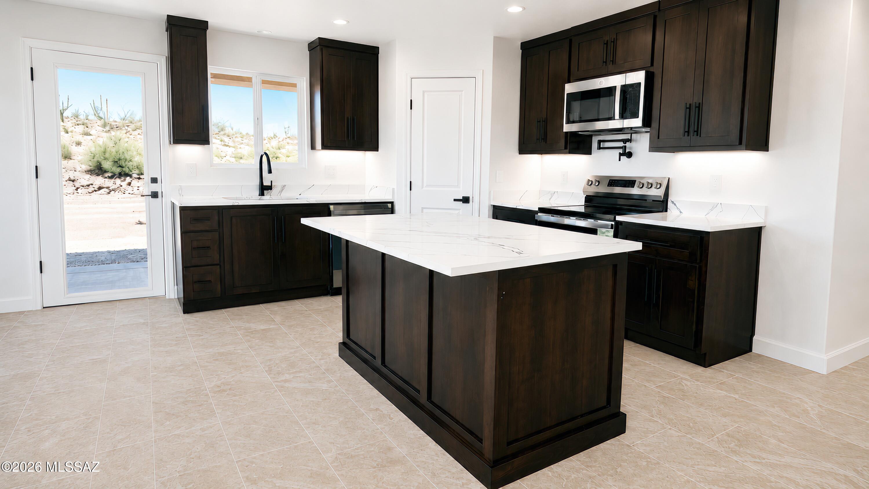 1032 Misa Court Rio Rico, AZ 85648 - Photo 4 of 23