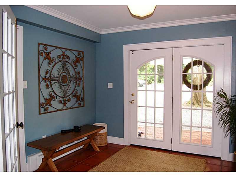5718 Meridian Road Gibsonia, PA 15044 - Photo 11 of 25 Entry/Foyer.