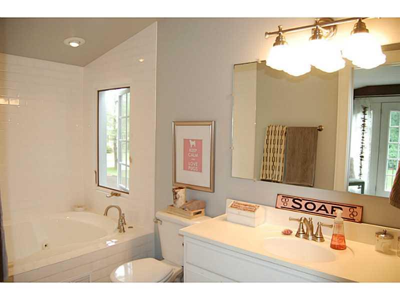 5718 Meridian Road Gibsonia, PA 15044 - Photo 14 of 25 Master Bath/Spa.