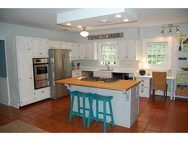 5718 Meridian Road Gibsonia, PA 15044 - Photo 6 of 25 Kitchen.