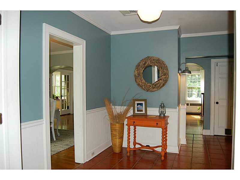 5718 Meridian Road Gibsonia, PA 15044 - Photo 10 of 25 Entry/Foyer.