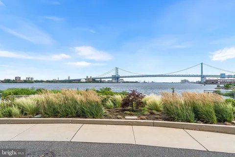 $380,000 | 901 North Penn Street, Unit F1609, Philadelphia, PA 19123