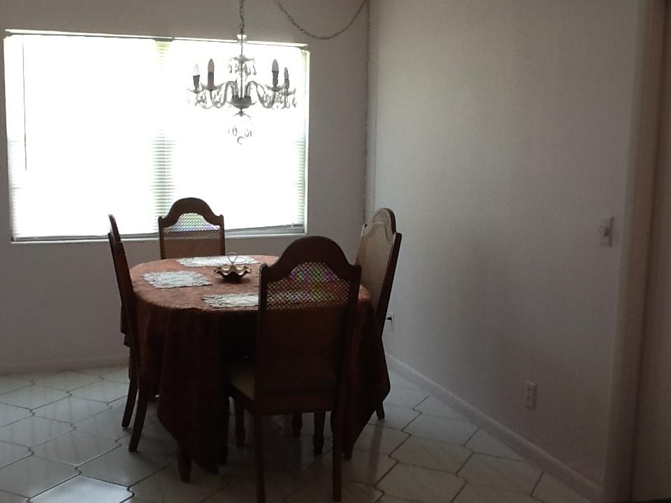 28 Mansfield B Boca Raton, FL 33434 - Photo 7 of 26 Dining room