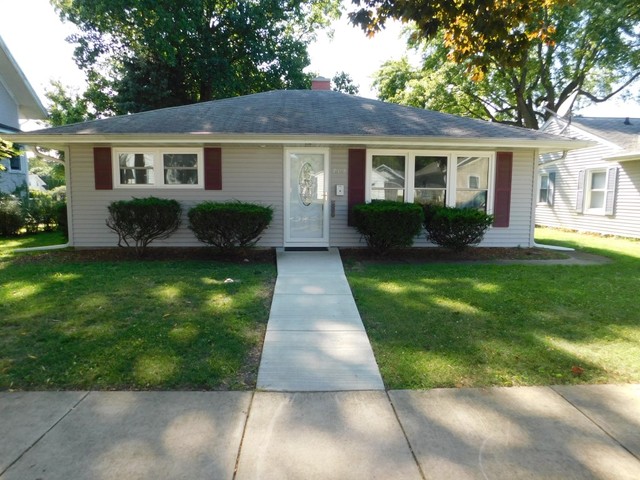 706 North 10th Street Rochelle, IL 61068 - Photo 1 of 19