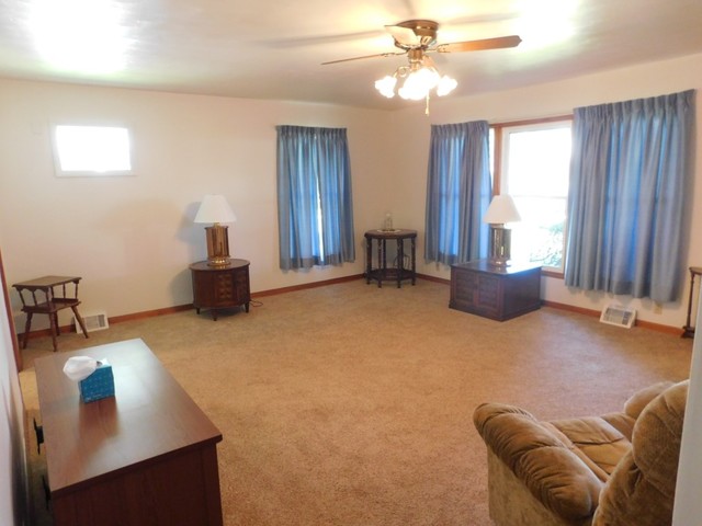 706 North 10th Street Rochelle, IL 61068 - Photo 2 of 19