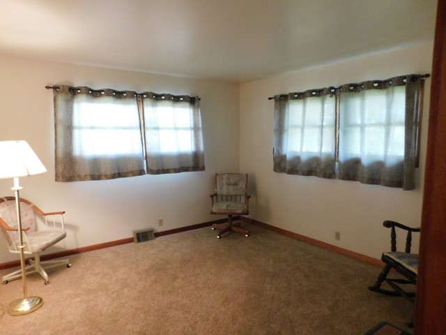 706 North 10th Street Rochelle, IL 61068 - Photo 13 of 19