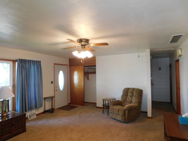 706 North 10th Street Rochelle, IL 61068 - Photo 3 of 19