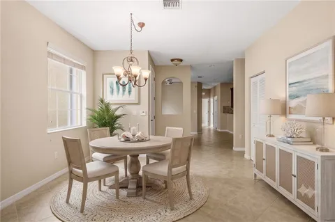 $295,000 | 6425 Oxford Circle, Unit 104D, Vero Beach, FL 32966