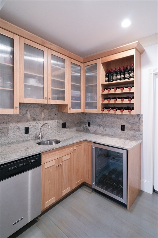 7 Rockport Road Weston, MA 02493 - Photo 19 of 39 Gallery Image 19