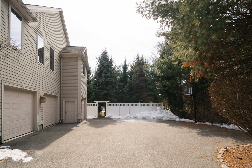 7 Rockport Road Weston, MA 02493 - Photo 36 of 39 Gallery Image 36