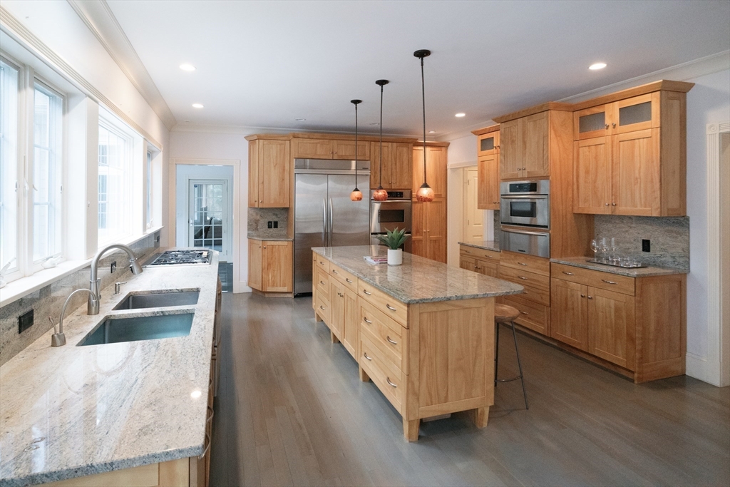7 Rockport Road Weston, MA 02493 - Photo 7 of 39 Gallery Image 7