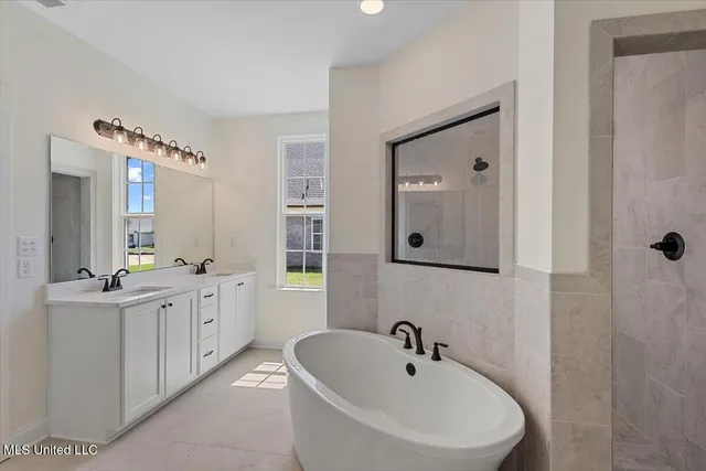 $370,900 | 781 Coahoma Court, Nesbit, MS 38651