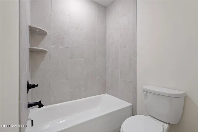 $370,900 | 781 Coahoma Court, Nesbit, MS 38651