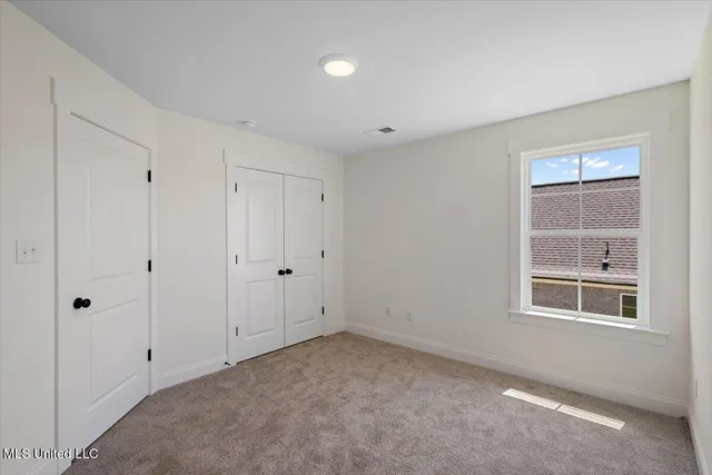 $370,900 | 781 Coahoma Court, Nesbit, MS 38651