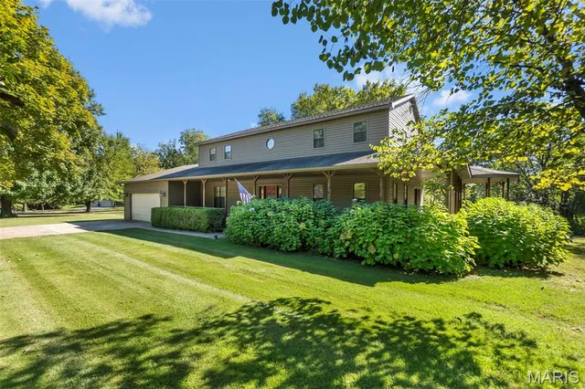 $279,000 | 18328 Lake Cir Drive, Dexter, MO 63841