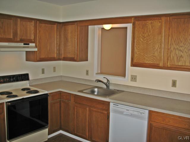 218 Ridgeview Drive Alburtis, PA 18011 - Photo 6 of 22 Gallery Image 6