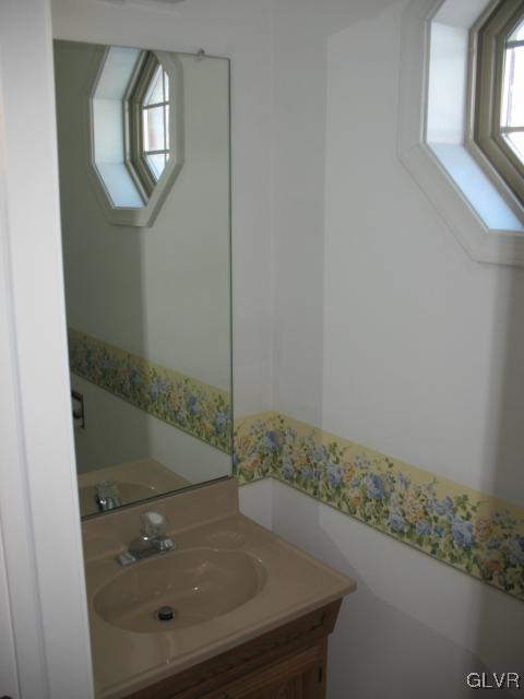 218 Ridgeview Drive Alburtis, PA 18011 - Photo 10 of 22 Gallery Image 10