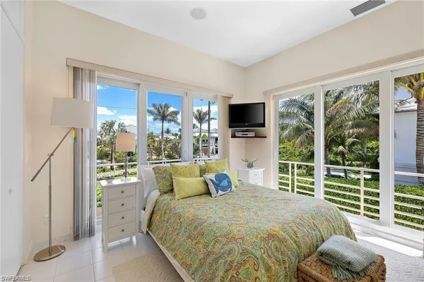 $80,000 | 3860 Gordon Drive, Naples, FL 34102