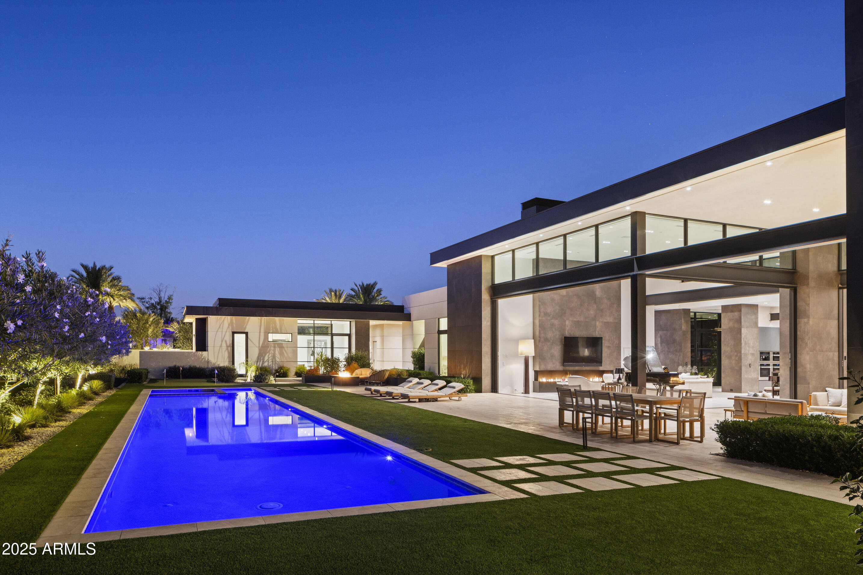 6427 East Luke Road Paradise Valley, AZ 85253 - Photo 5 of 28 Twilight Pool