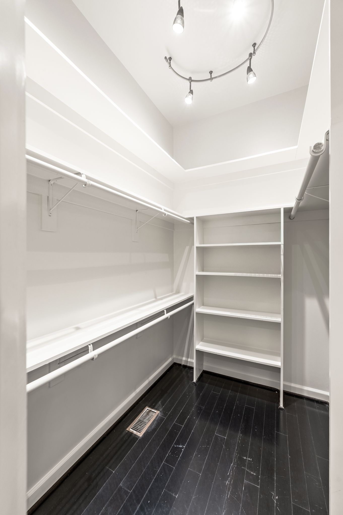 1060 Stonebridge Park Drive Franklin, TN 37069 - Photo 27 of 51 a view of walk in closet with empty racks