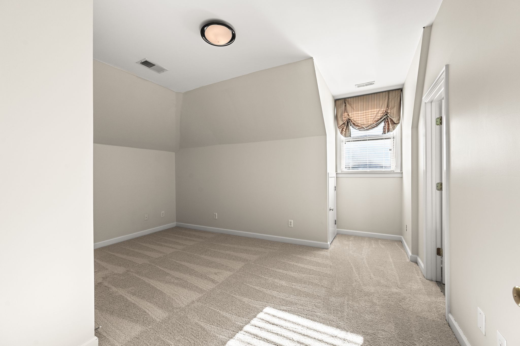 1060 Stonebridge Park Drive Franklin, TN 37069 - Photo 33 of 51 a view of an empty room