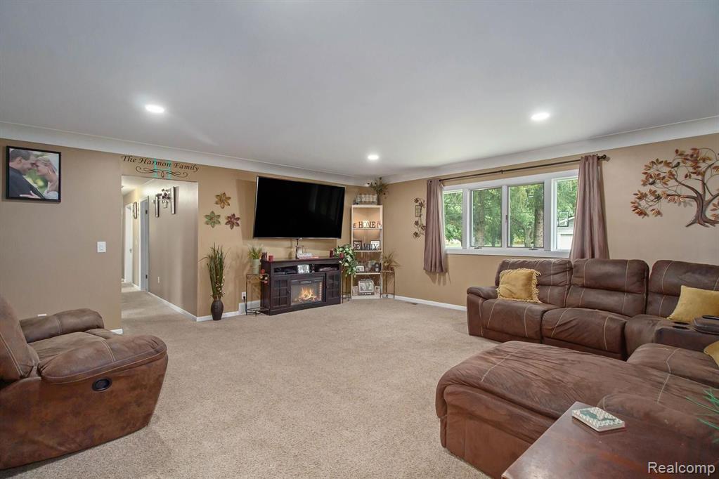 262 Fowlerville Road Fowlerville, MI 48836 - Photo 3 of 19 Gallery Image 3
