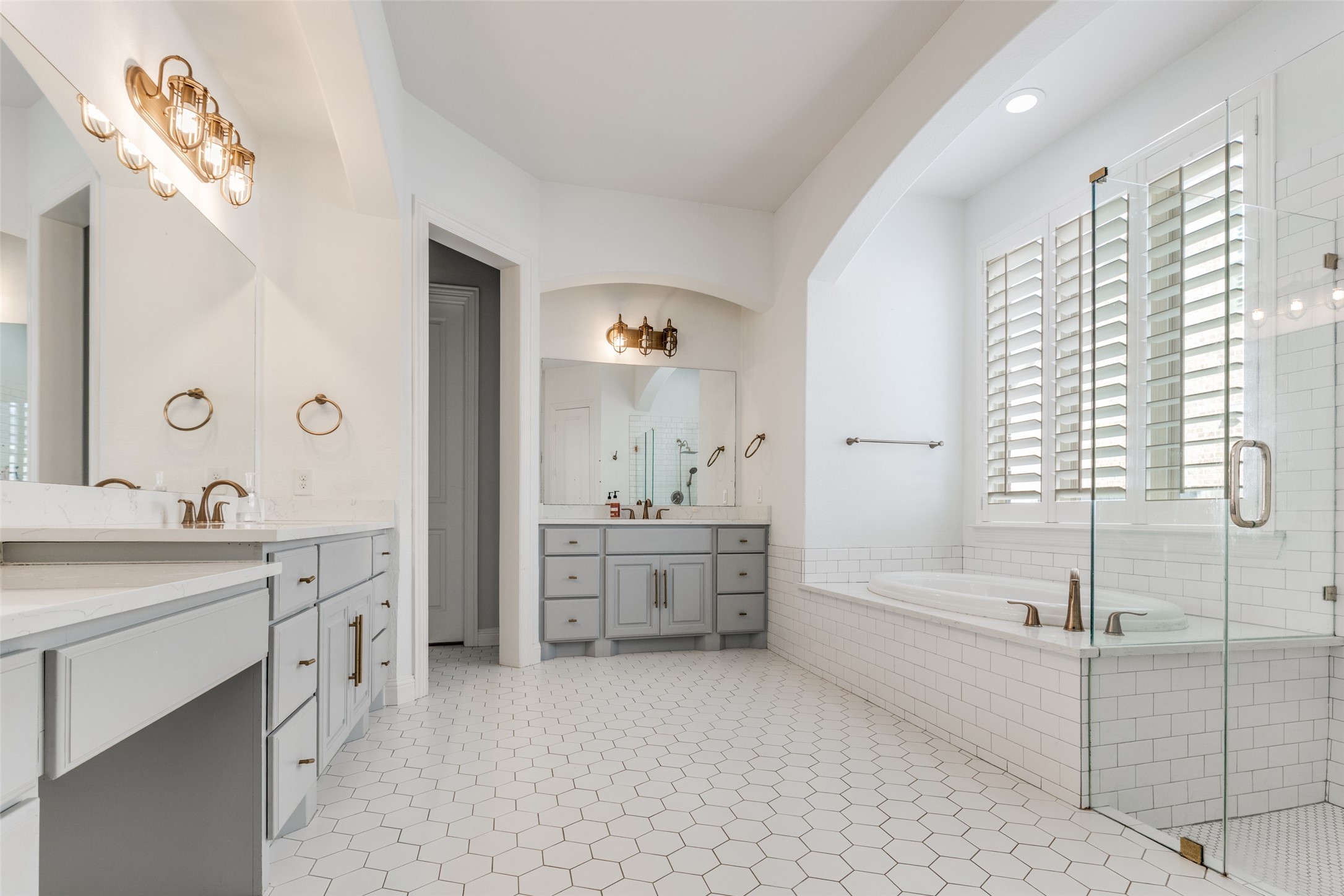 4307 Walston Ridge Court Sugar Land, TX 77479 - Photo 13 of 25 Primary Bathroom