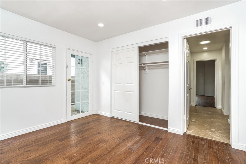 4 Aberdeen Street Irvine, CA 92620 - Photo 19 of 27 Guest bedroom 1
