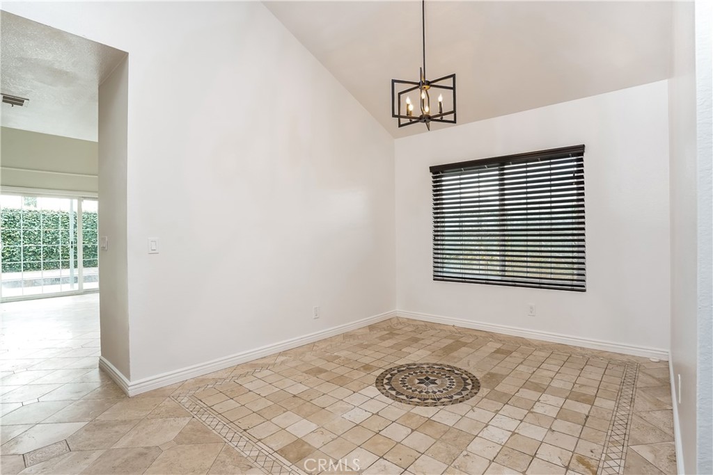 4 Aberdeen Street Irvine, CA 92620 - Photo 5 of 27 Dining room