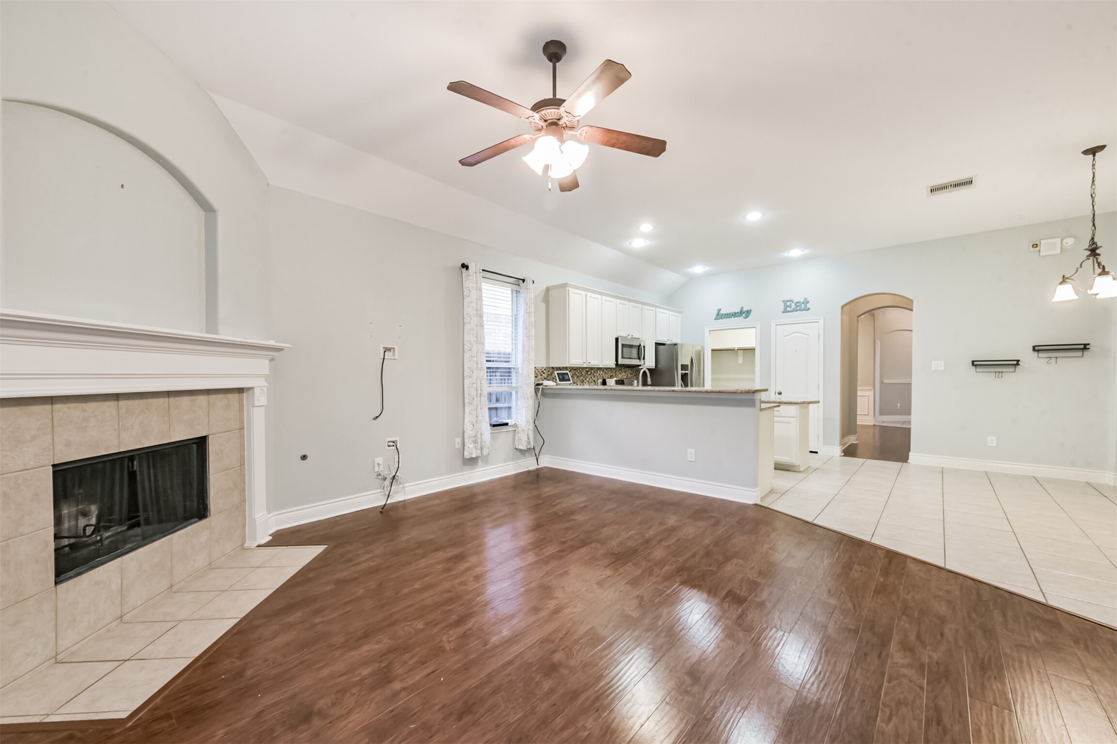 1065 Brigid Court Dickinson, TX 77539 - Photo 6 of 37 a view of a livingroom with a kitchen