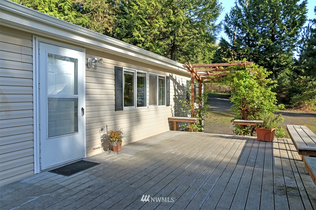 5045 Northeast Hendrickson Road Poulsbo, WA 98370 - Photo 8 of 11 Gallery Image 8
