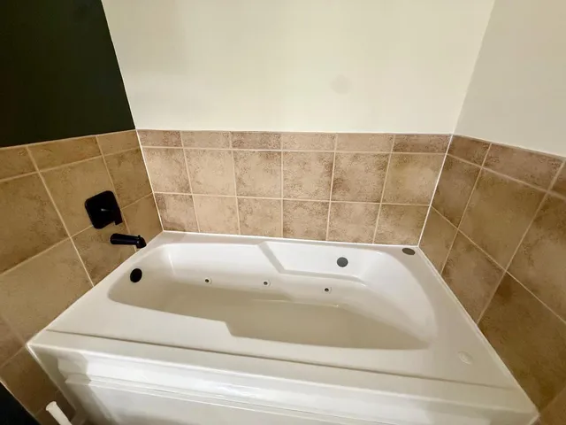 $425,000 | 2327 West Wolfram Street, Unit 311, Chicago, IL 60618