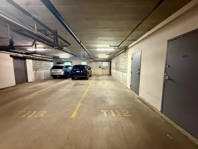 $425,000 | 2327 West Wolfram Street, Unit 311, Chicago, IL 60618