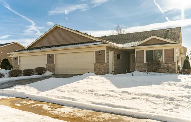 $389,000 | 948 Southern Ridge Drive Southwest, Rochester, MN 55902