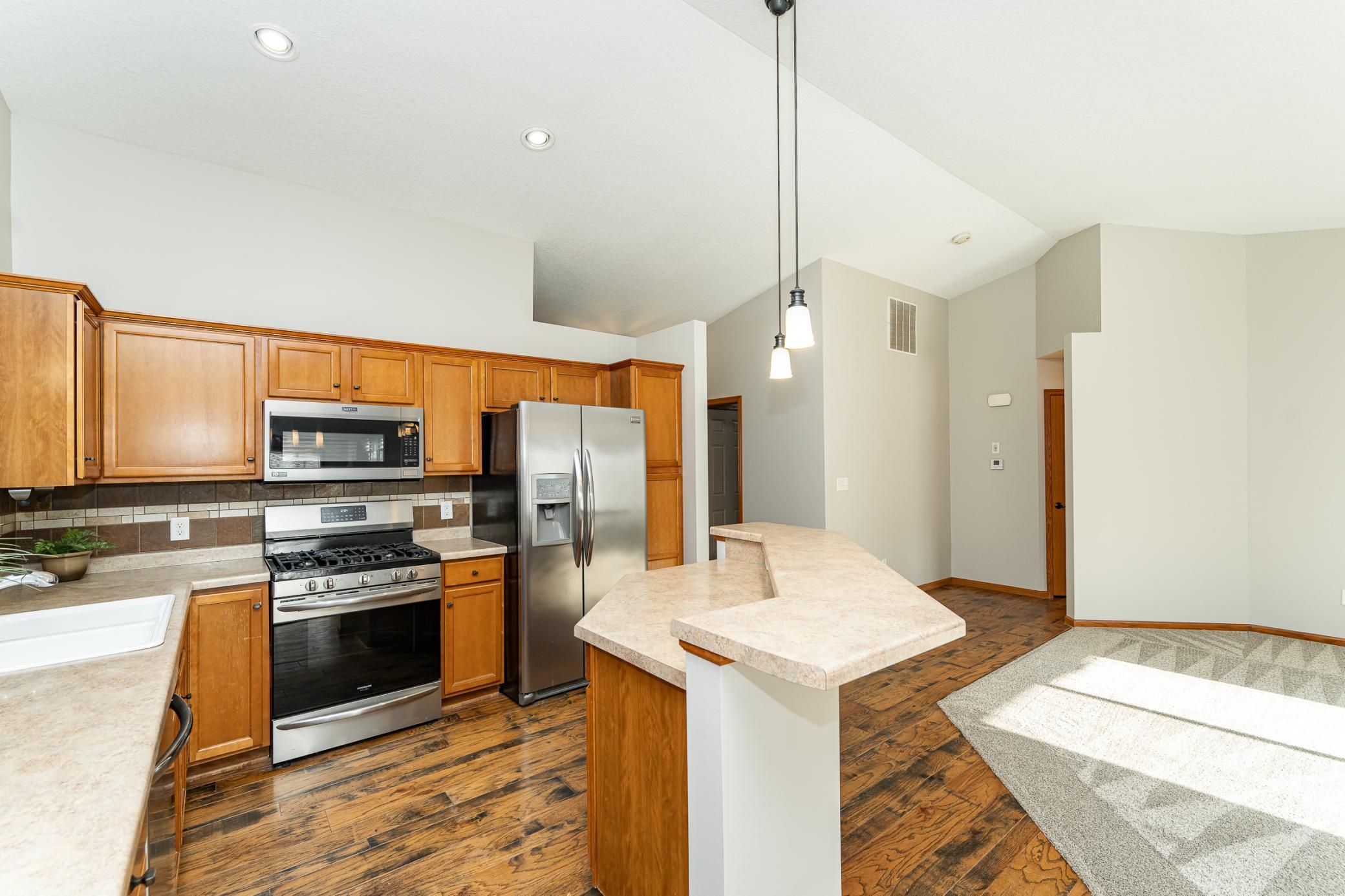 948 Southern Ridge Drive Southwest Rochester, MN 55902 - Photo 12 of 35