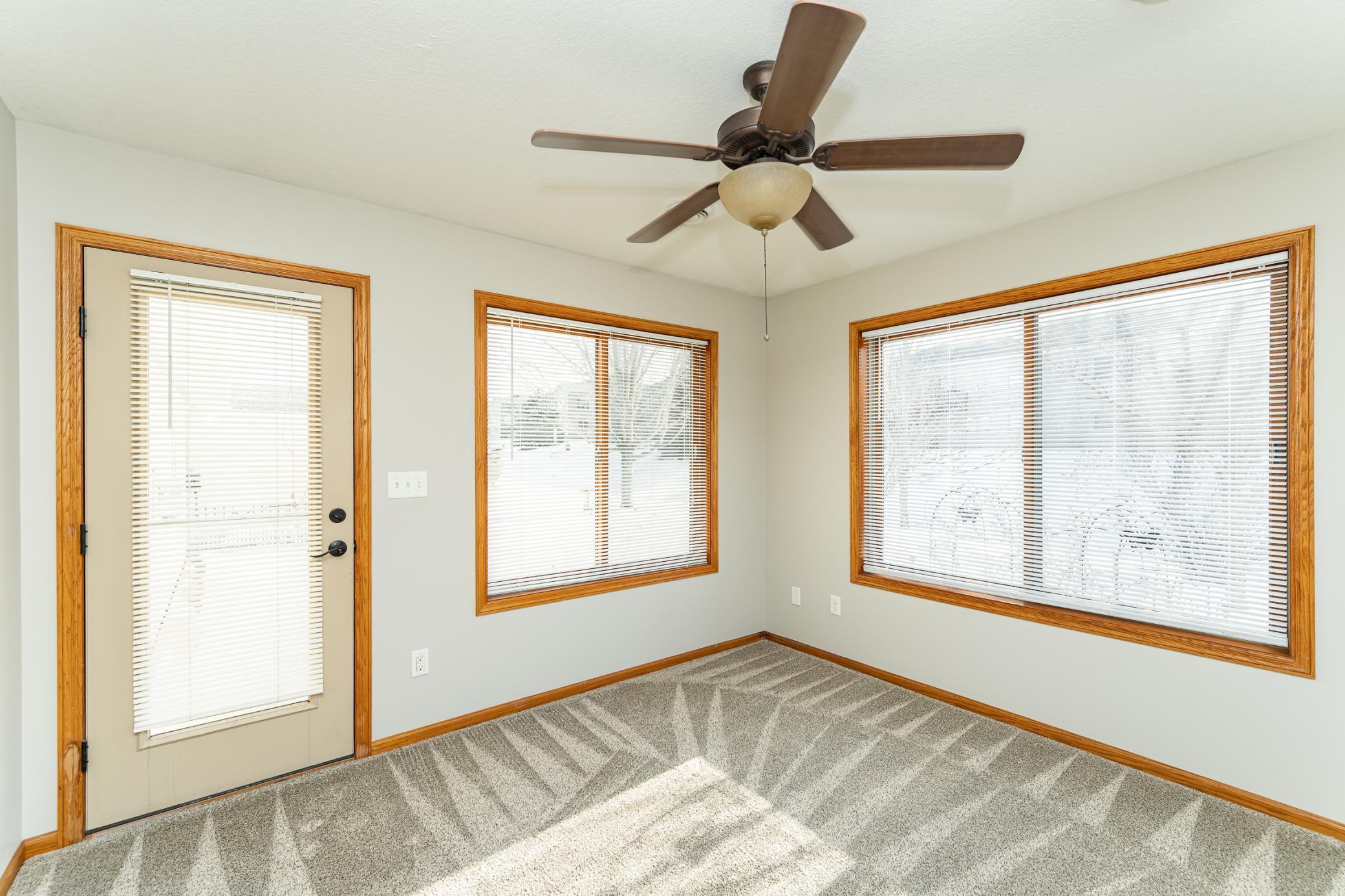 948 Southern Ridge Drive Southwest Rochester, MN 55902 - Photo 15 of 35