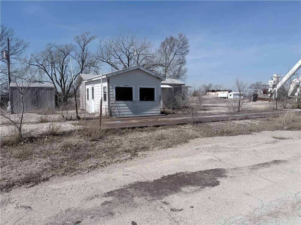 5886 Cr 3570 Road Neodesha, KS 66757 - Photo 12 of 56