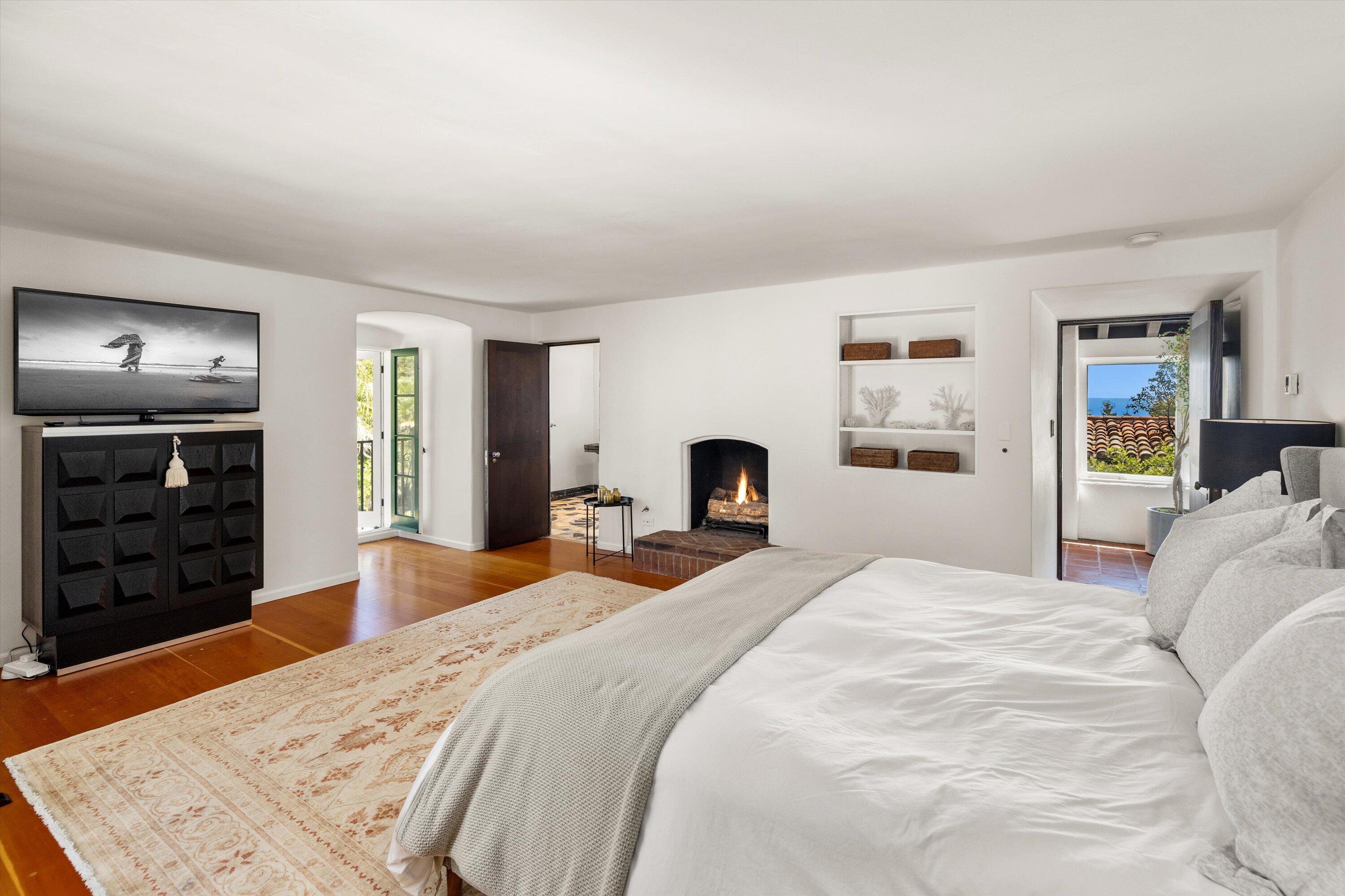 1895 East Valley Road Montecito, CA 93108 - Photo 18 of 24 Upstairs Suite 1