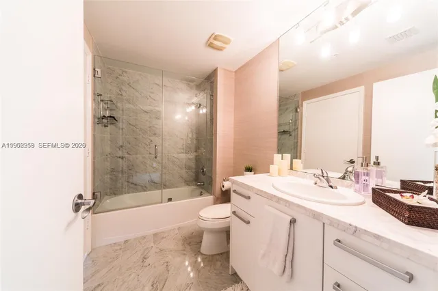 $699,000 | 244 Biscayne Boulevard, Unit 4407, Miami, FL 33132