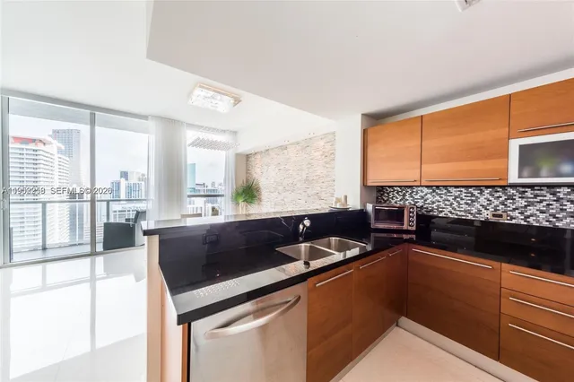 $699,000 | 244 Biscayne Boulevard, Unit 4407, Miami, FL 33132