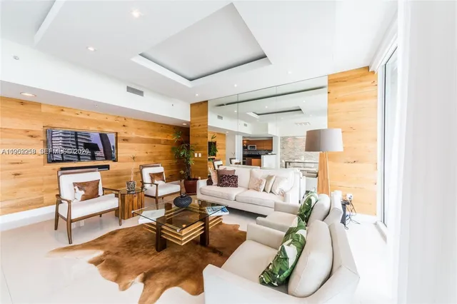 $699,000 | 244 Biscayne Boulevard, Unit 4407, Miami, FL 33132
