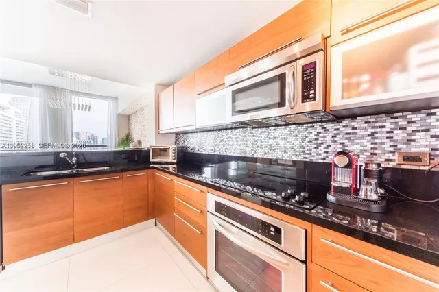 $699,000 | 244 Biscayne Boulevard, Unit 4407, Miami, FL 33132