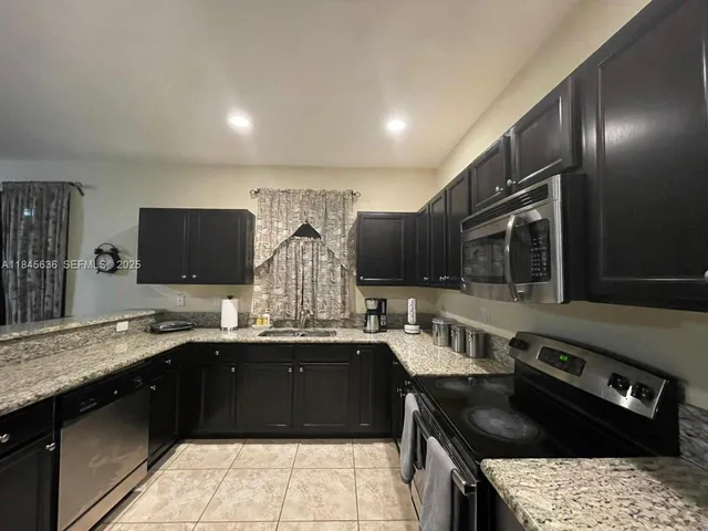 $4,700 | 8878 West 33rd Avenue, Unit 8878, Hialeah, FL 33018