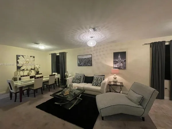 $4,700 | 8878 West 33rd Avenue, Unit 8878, Hialeah, FL 33018