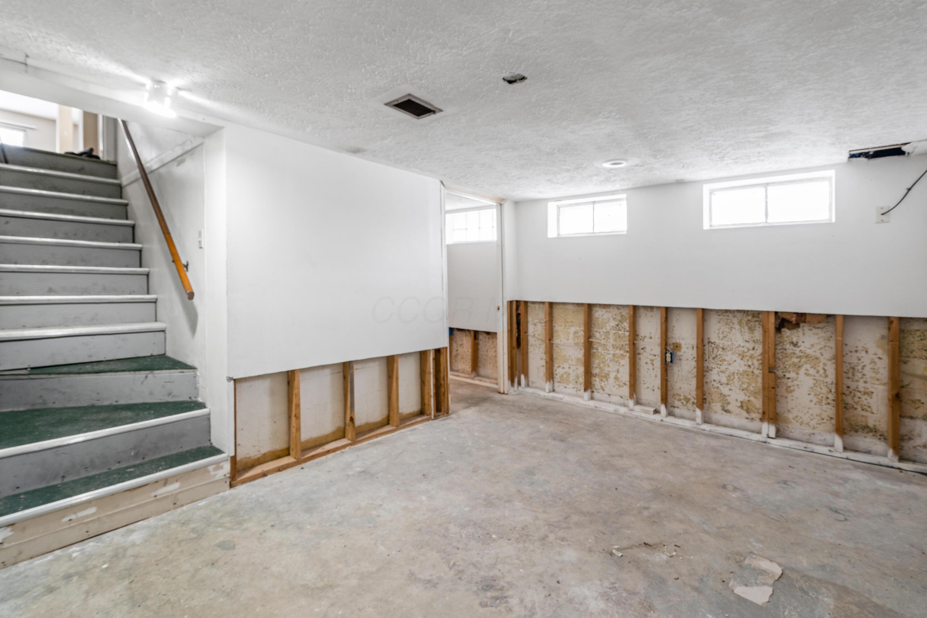 2952 Dover Road Columbus, OH 43209 - Photo 21 of 34 1st room in this partially finished basement