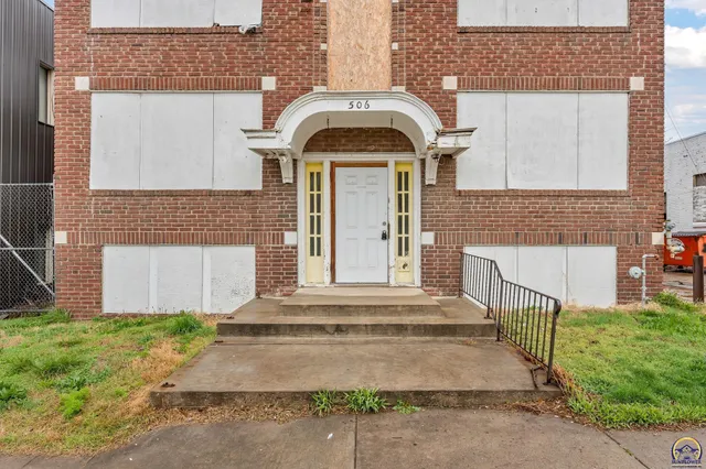$89,000 | 506 Southwest 6th Avenue, Topeka, KS 66603
