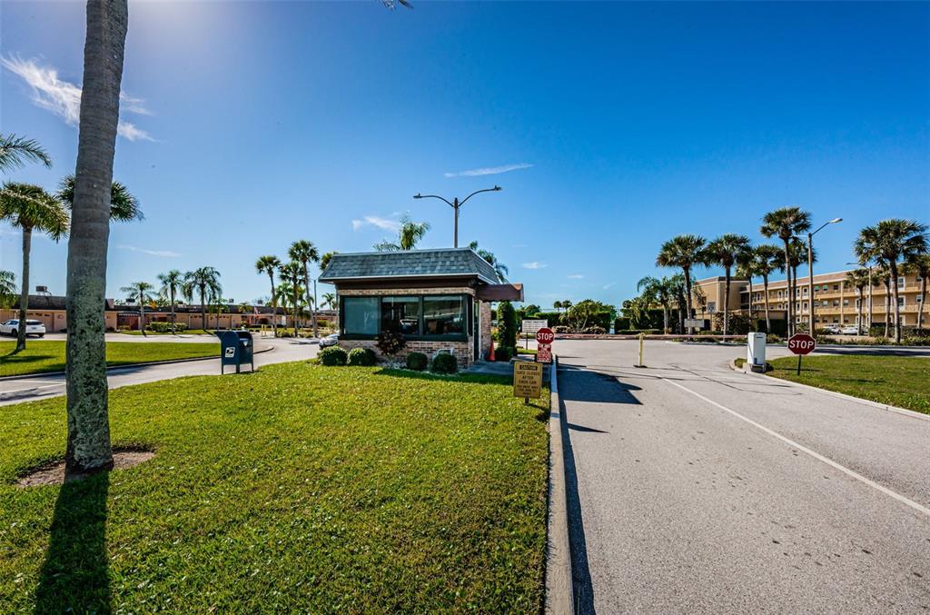1 Boca Ciega Point Boulevard, Unit 314 St. Petersburg, FL 33708 - Photo 34 of 89