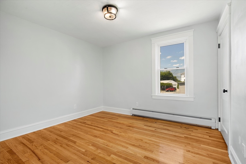 22 Queen Street Fall River, MA 02724 - Photo 18 of 32